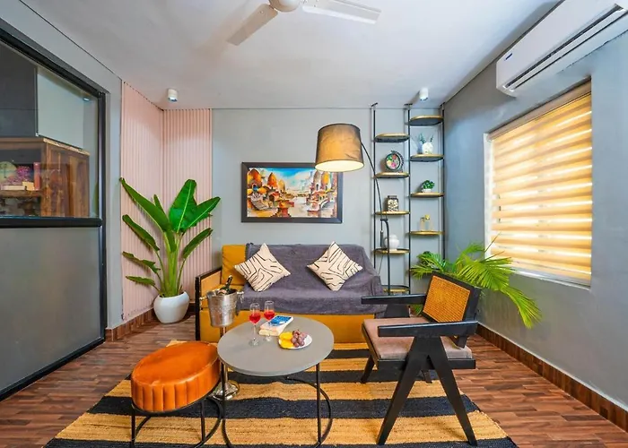 3Bhk Spacious Stay-Bunk & King Beds-Hauz Khas